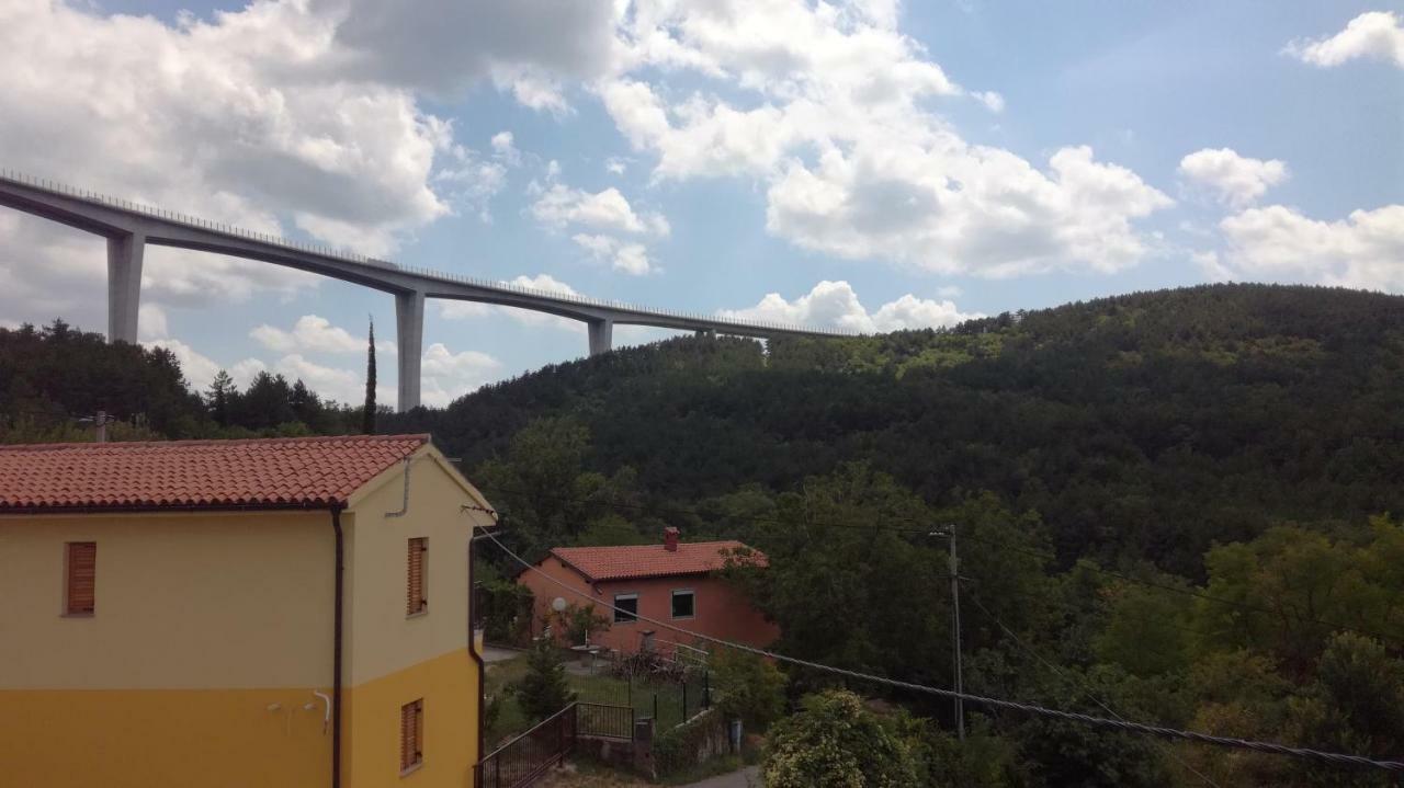 Appartma Katja Gabrovica pri Crnem Kalu Luaran gambar